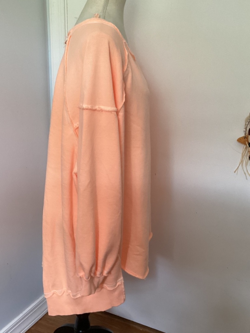 NWT FREE PEOPLE MOVEMENT PASTEL PEACH SWEATSHIRT HIGH LOW SZ MEDIUM - Picture 4 of 16